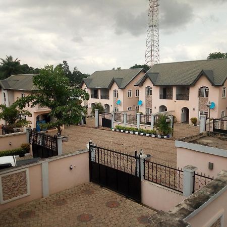 Bayse One Place, Jericho Hotel Ibadan Exterior photo