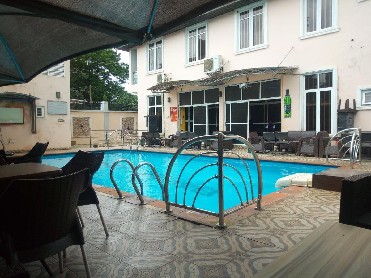 Bayse One Place, Jericho Hotel Ibadan Exterior photo